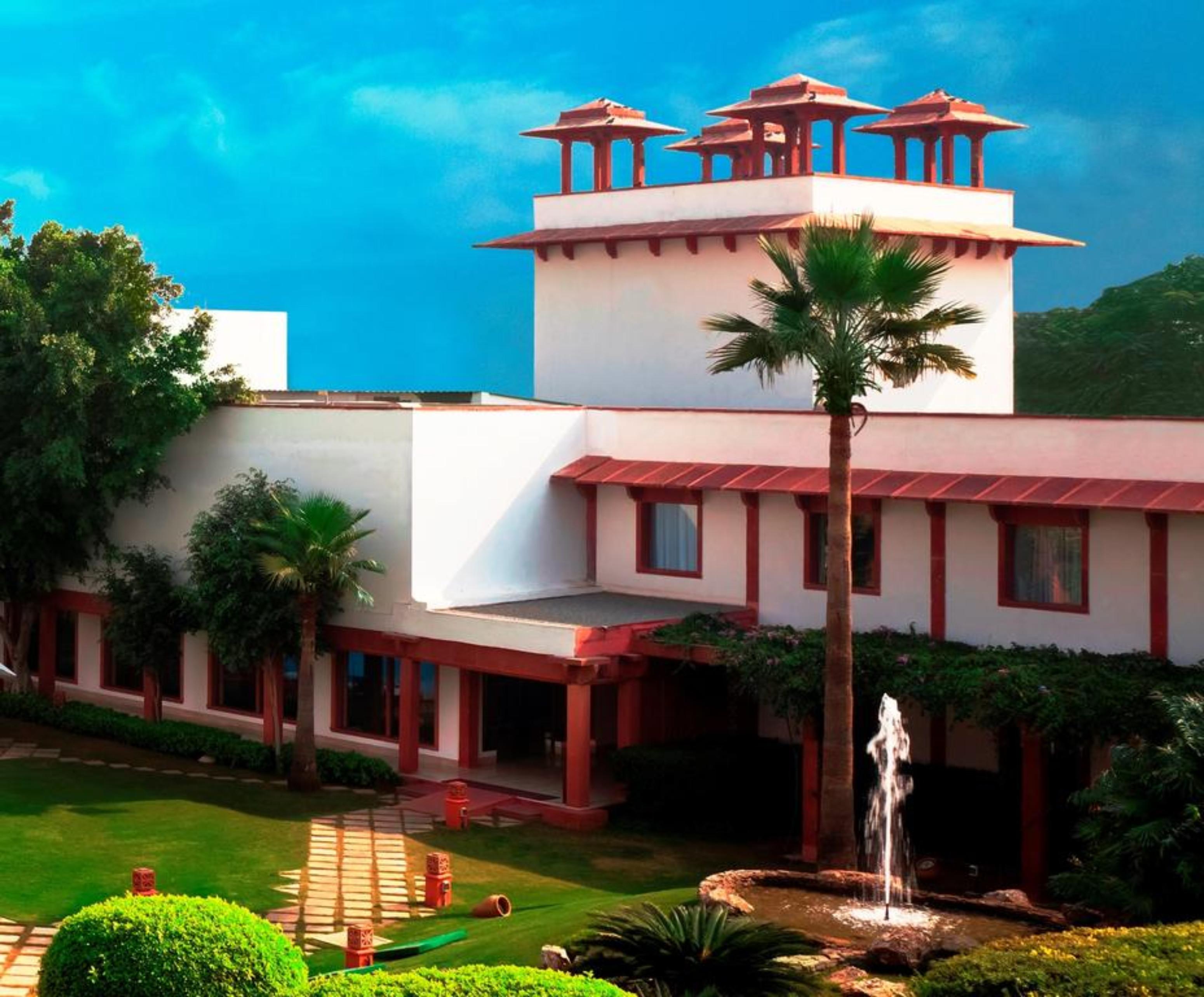 Trident Agra Otel Agra  Dış mekan fotoğraf The University of Allahabad