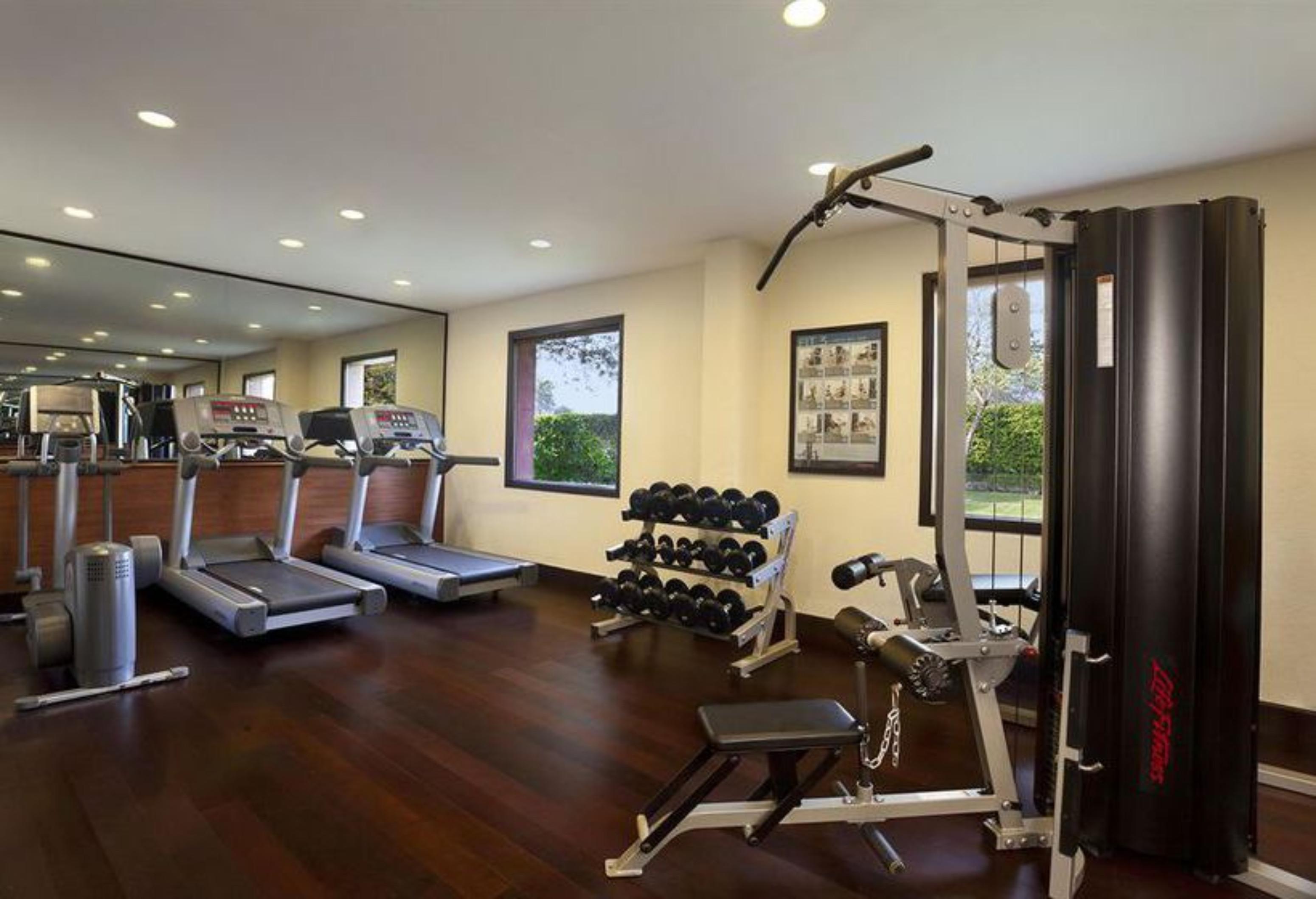 Trident Agra Otel Agra  Dış mekan fotoğraf The gym at the hotel