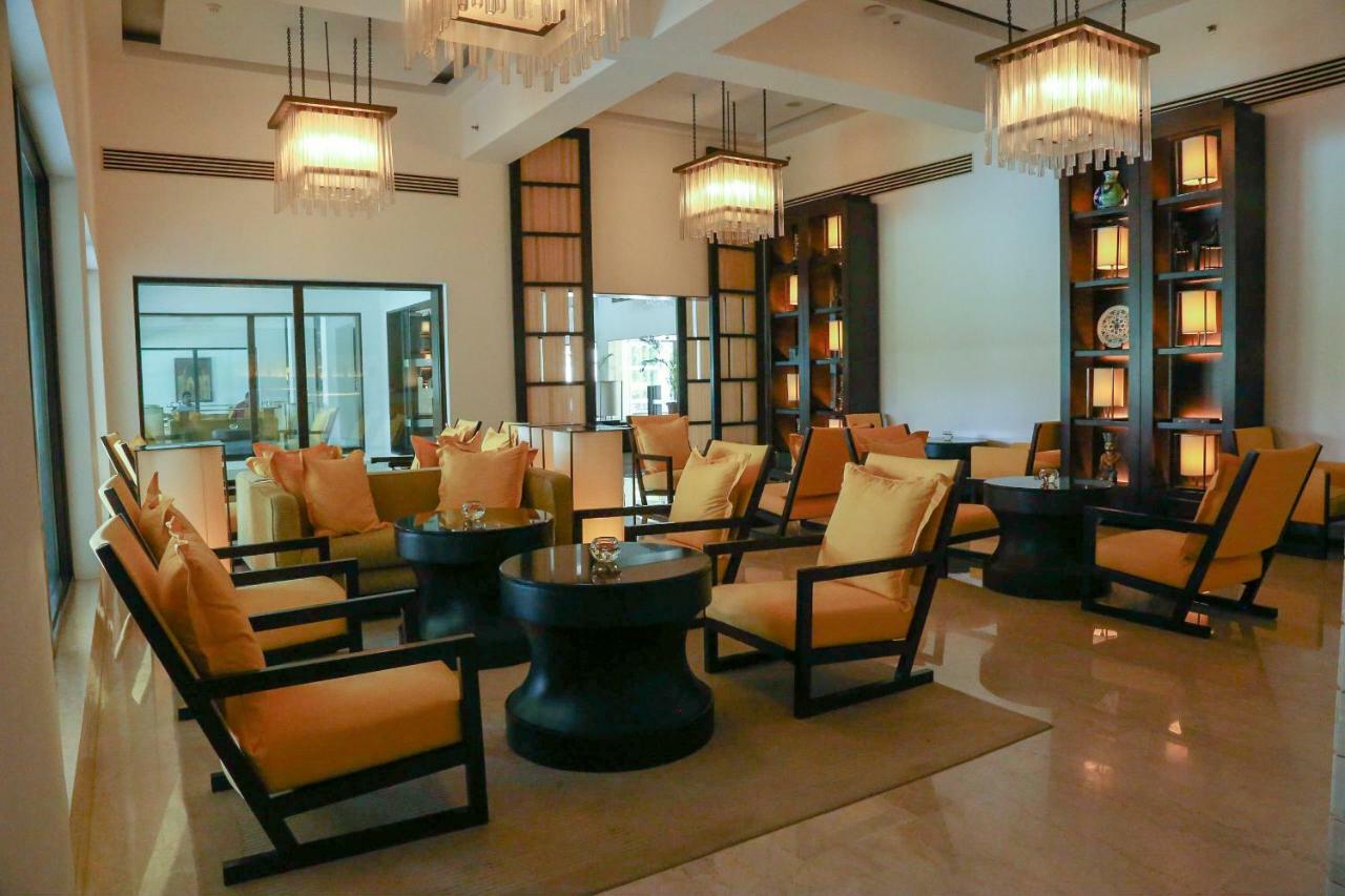 Trident Agra Otel Agra  Dış mekan fotoğraf Library at the Taj Mahal Palace, Mumbai